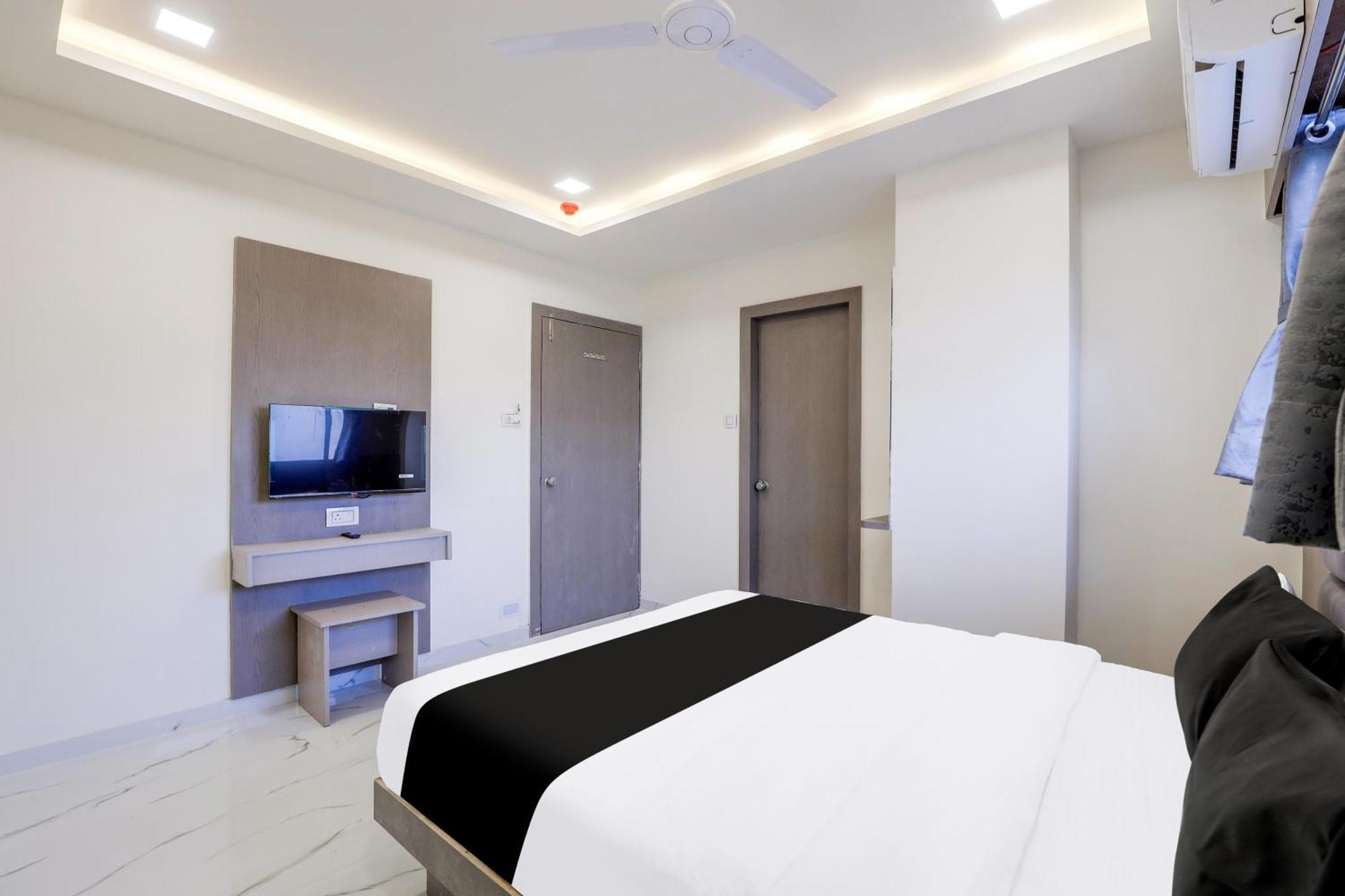 Hotel O Neek Palace Ahmadábád Kültér fotó